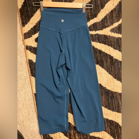 Lululemon Align Wide Leg Super-High-Rise Crop - Picture 5 of 5